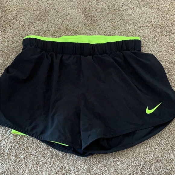 Nike shorts - Picture 1 of 4